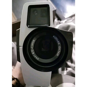 Vintage Kodak XL33 Super 8 Film Movie Camera 8mm AA Batteries Powers On Not Test